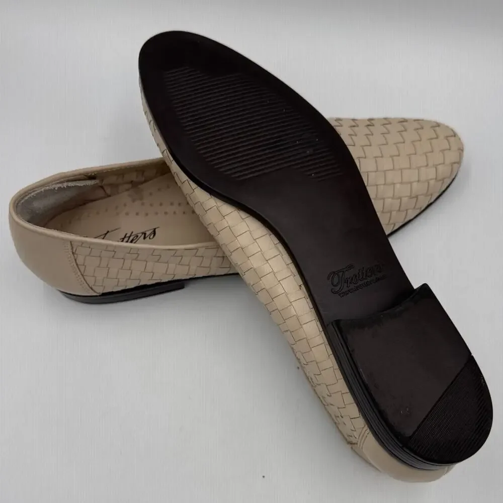 Trotters Liz Women's Size 7.5 NARROW Beige Basketweave Leather Comfort Shoe NOTE